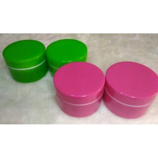 10grams cream jars (deep pink and dark green)