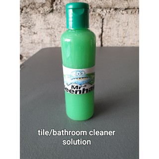 Mr Kleenhaus tile and bathroom cleaner solution