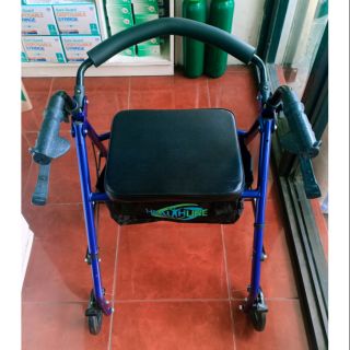 Rollator walker with out footrest.......