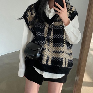 Retro Japanese plaid sweater women lazy loose outer wear knitted sleeveless top
