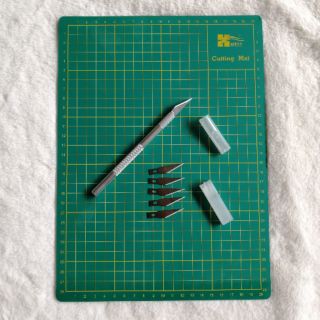(FREE Arts Knife)A4 Cutting Mat(30cmx22cm) For Protect The Surface of The Desk.