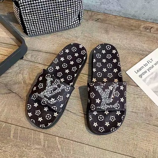 FASHIONABLE LOUIS VUITTON OUT AND IN DOOR SLIPPER AND FLIP FLOPS FOR LADIES GOOD QUALITY