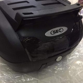 SEC 40L Top Box with backrest (5)