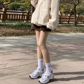 Light-legged artifact. Female spring and autumn nude supernatural pantyhose. Thin anti-hook stockings. Wear flesh-colored leggings outside in summer. Thick stockings