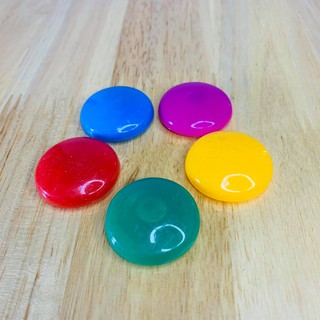 Round Plastic with Magnets - Ref Magnets - Set of 8