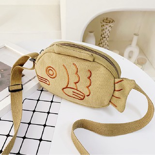 New Japanese creative cute cartoon small fish canvas messenger bag girl embroidery messenger bag