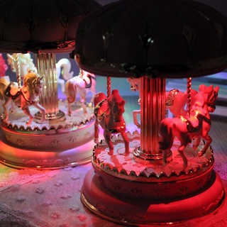 GOOD!Merry-Go-Round Music Box Carousel Horse Color Change Light Music Box Gifts
