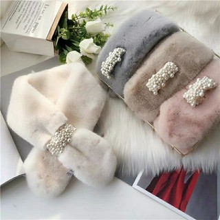 Women's Fur Scarf with Pearl Buckle