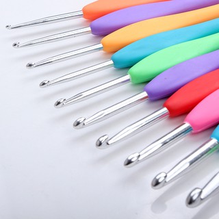 【Ready Stock】✓♚Knitting Tool Crochet Tool Alumina Silicone Soft Handle Candy Color Wool Crochet Suit