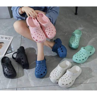 The new crocs Korean women's hole shoes high-quality materials