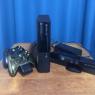 Xbox 360 slim consule with kinect