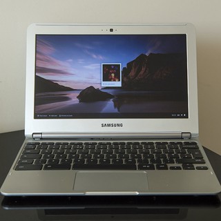 USED Samsung Chromebook XE303C12-A01 11.6-inch, Exynos 5250, 2GB RAM, 16GB SSD, Silver (2)