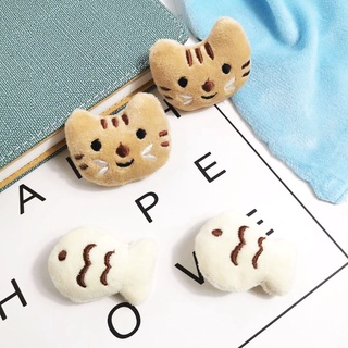 Japanese cartoon animal plush brooch cute cat fish rabbit radish accessories girl heart bag clothes brooch