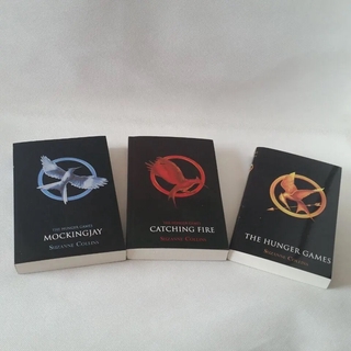 the hunger games trilogy by Suzzane Collins the hunger games book hunger games set