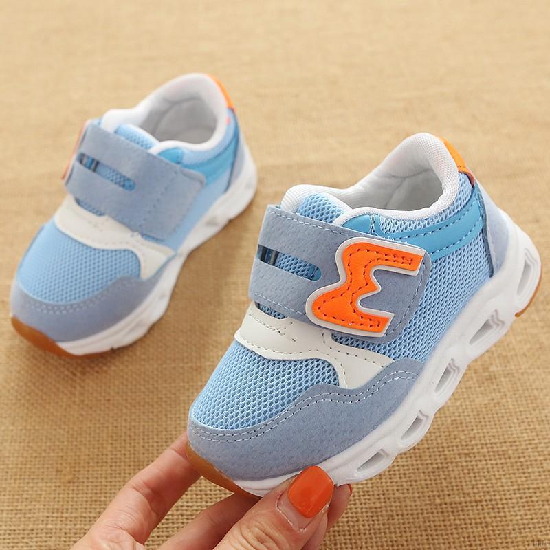 Kids LED light breathable net casual running shoes (7)