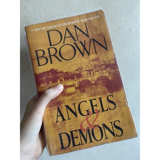 [Preloved] Angels and Demons by Dan Brown [Paperback] [First Printing]