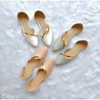 POINTED SHOES (SANDY SHOES WITH GOLD STRAP)
