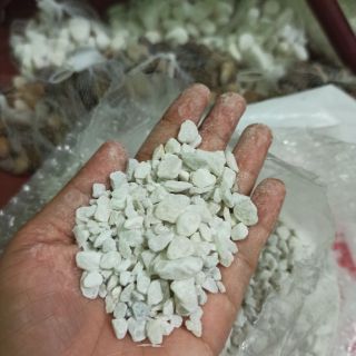 White marble chips pebbles (1kg)