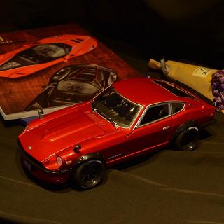 Maisto 1:18 Nissan 1971 Datsun 240Z Sports Car Static Die Cast Vehicles Collectible Model Car Toys
