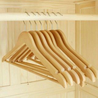 High Quality Wooden Hangers with Notches and Swivel Hooks