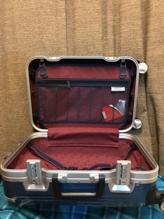 Code 069 Pre-Loved Voyager Hand Carry Luggage (9)