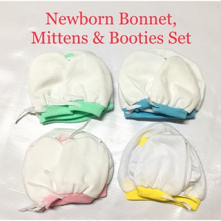 Colored 3 In 1 Newborn Bonnet Mittens Booties Set