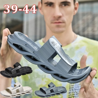 Ready Stock Men's Summer Fashion Slippers Casual Beach Sandals Men Outdoor Waterproof Flip Flop