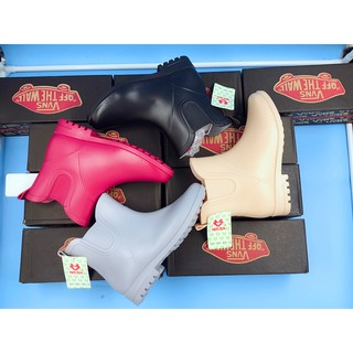 Four seasons fashion rain boots women rubber shoes