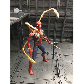 On hand Iron Spider Infinity war Avengers spiderman figure