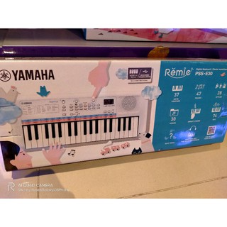 Yamaha Remie PSS-E30 Keyboard