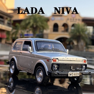 1/32 Russian LADA NIVA Alloy Model Cars Toy Diecasts Metal Casting Pull Back Music Light Car Toys Fo