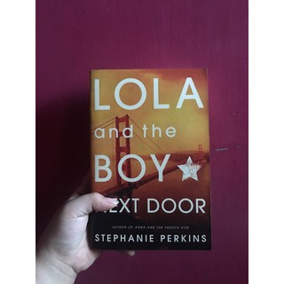 LOLA AND THE BOY NEXT DOOR (Stephanie Perkins)
