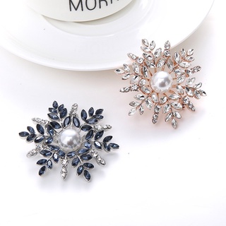 Noble luxury classic Brooch Silver Snowflake diamond brooch Rhinestone Crystal Brooch Christmas gift