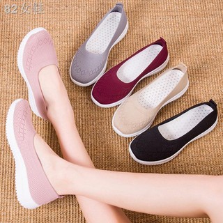◑New breathable cloth shoes women's flat bottom flying woven shoes solid color round head one pedal