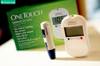 【Spot discount】Glucometer Set : One Touch / Onetouch Select Simple Blood Glucose Monitor + 25s Test Strips FREE 25s Lancets + Swabs (3)