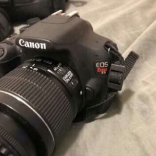 Canon EOS Rebel T5 Complete Set With Free Lense (2)