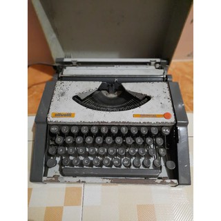 Vintage Tropical Olivetti Typewriter (1)