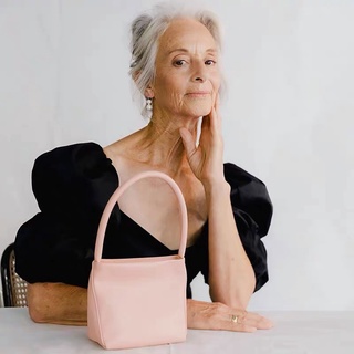 2021 New Niche Design Retro Underarm Shoulder Bag Fashion Handbag
